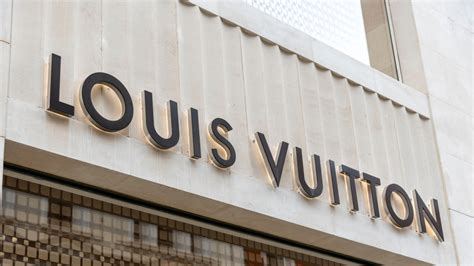 louis vuitton sales rep salary|louis vuitton customer service salary.